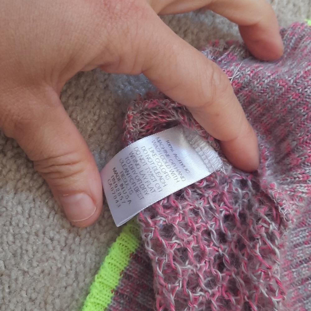 Sweater‎ - Picture 7 of 7